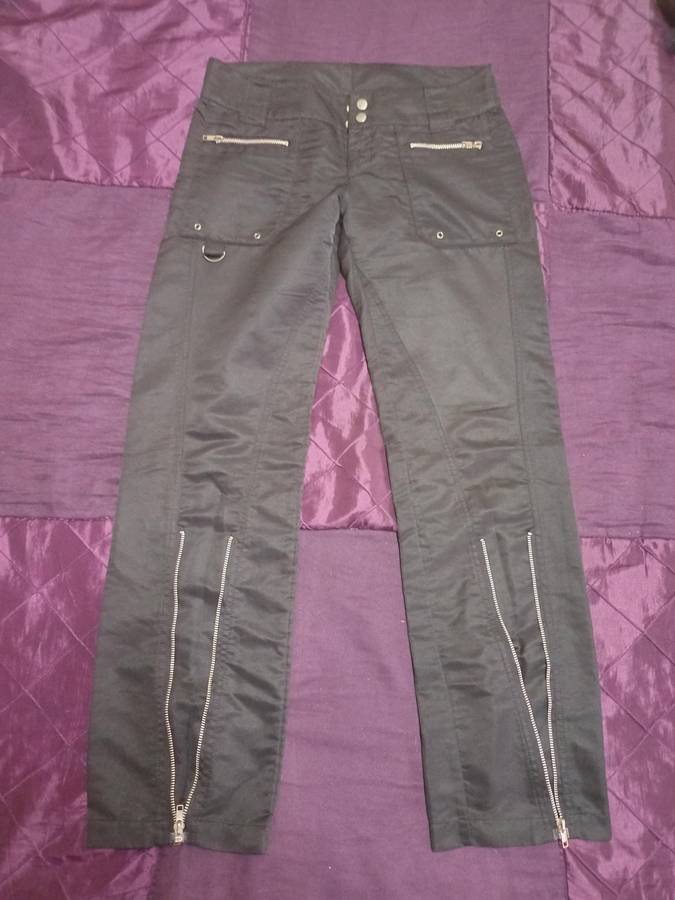 Ladies Pants (Size 32)