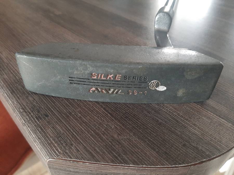 Golf putter