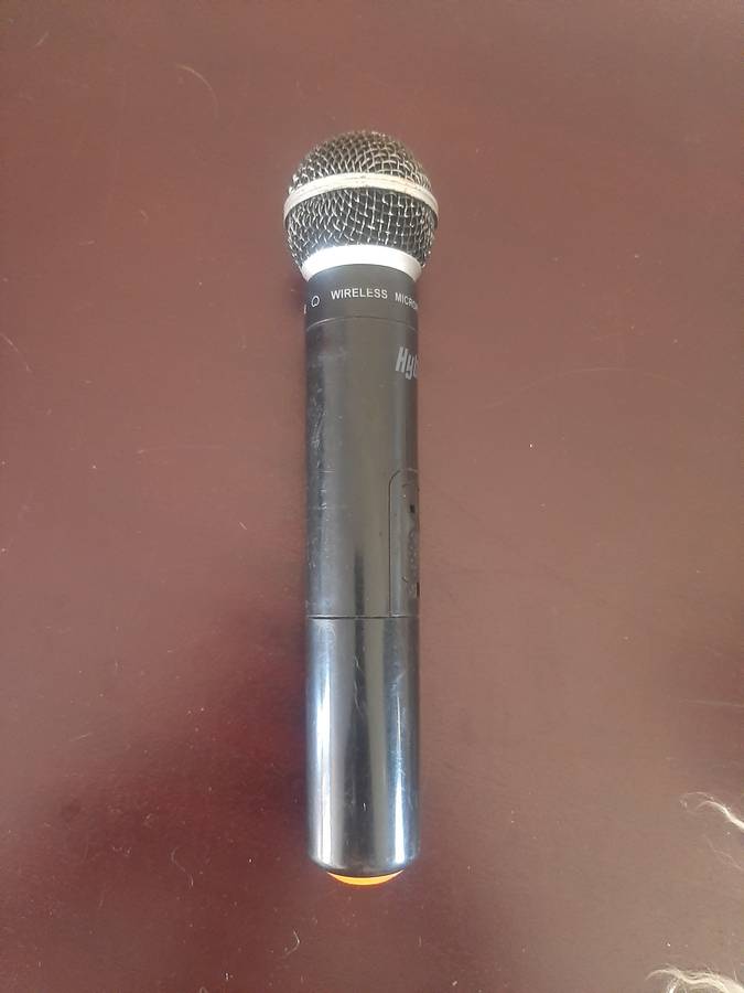 Hybrid wireless microphone