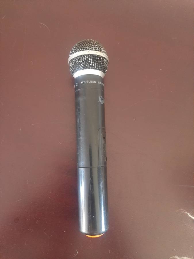 Hybrid wireless microphone