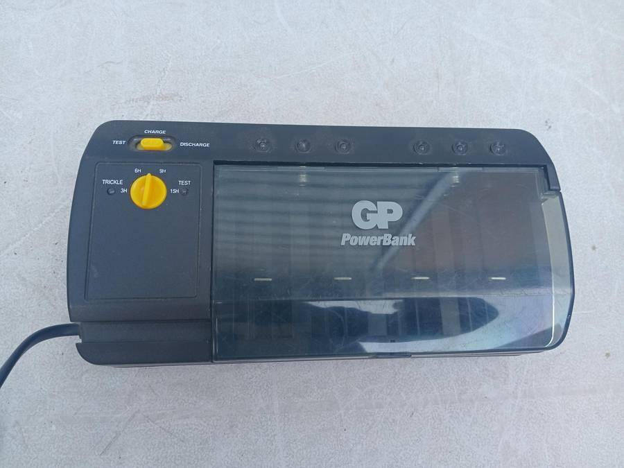 Power bank battery charger