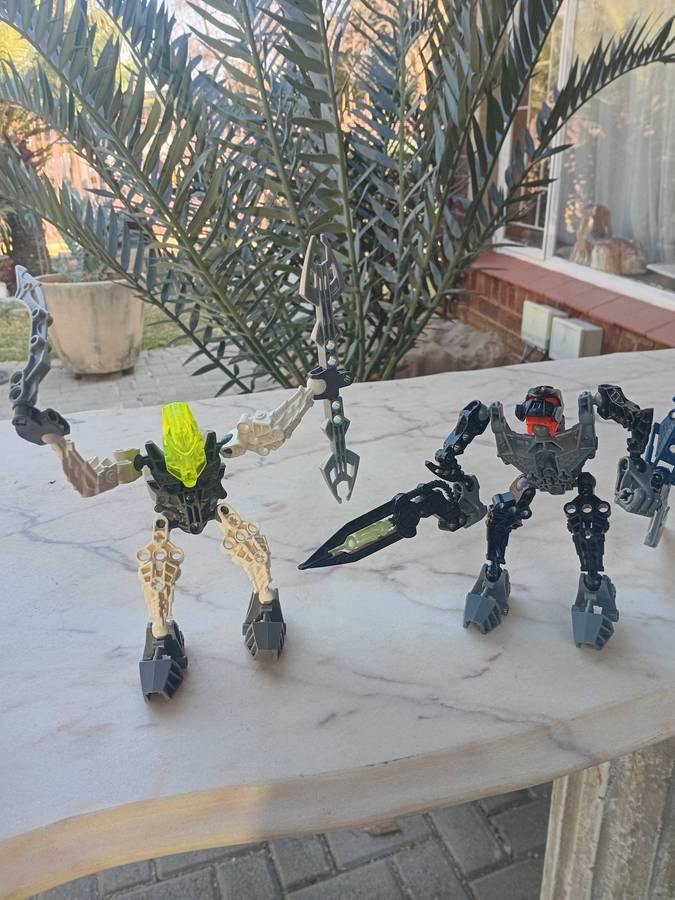 Lego bionicles