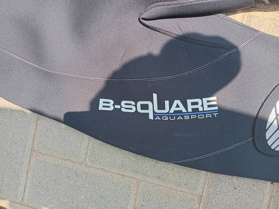 B square wetsuit