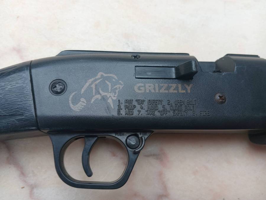 Grizzly pump action BB gun