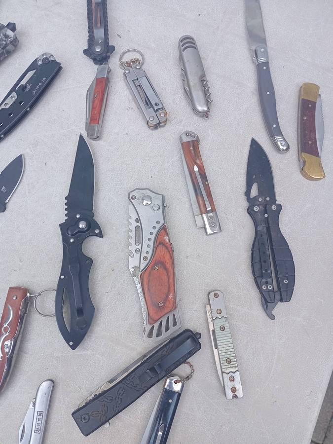 Assorted knifes