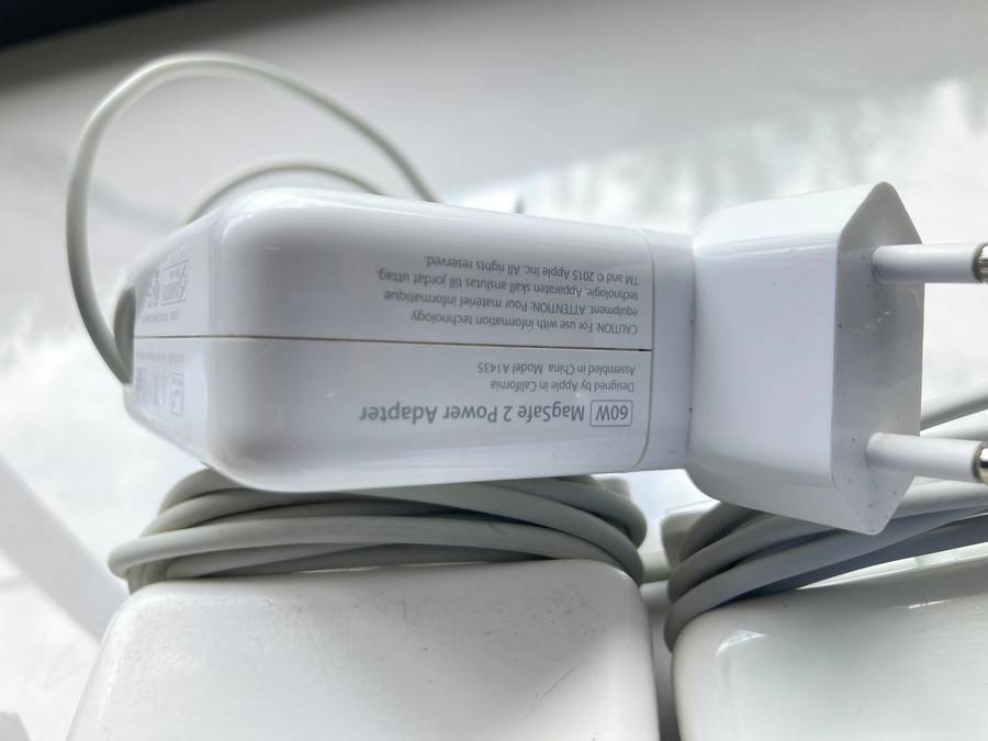 Genuine USED Apple 60W MagSafe 2 Power Adapter (MacBook Pro with 13-inch Retina display)