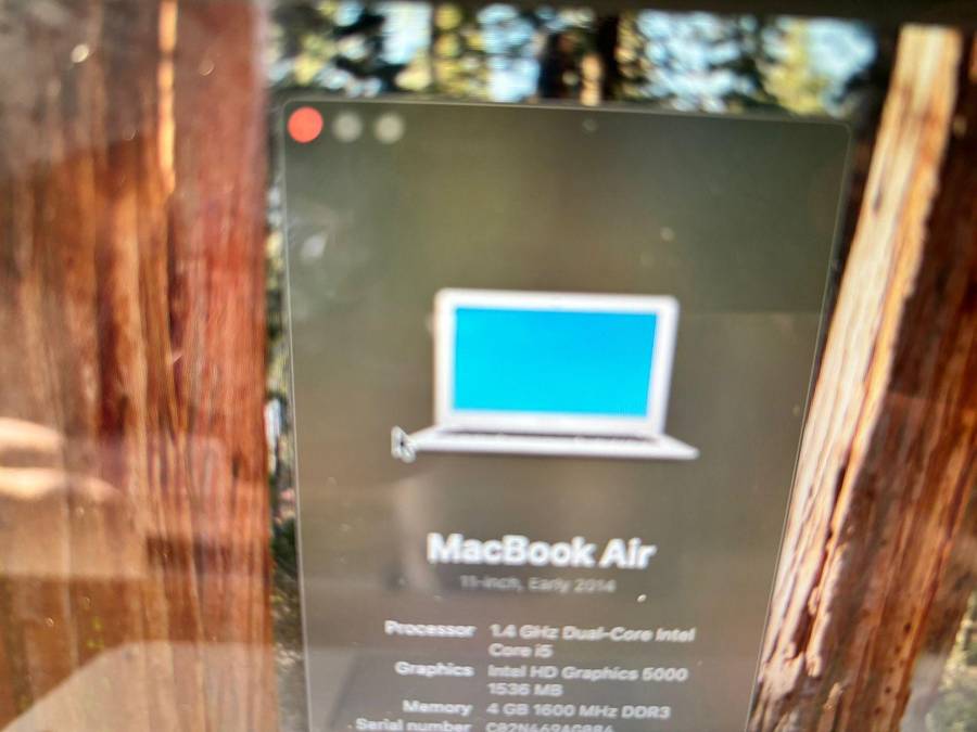2014 Apple MacBook Air  11-Inch (Core i5, 4GB RAM, 128GB SSD)