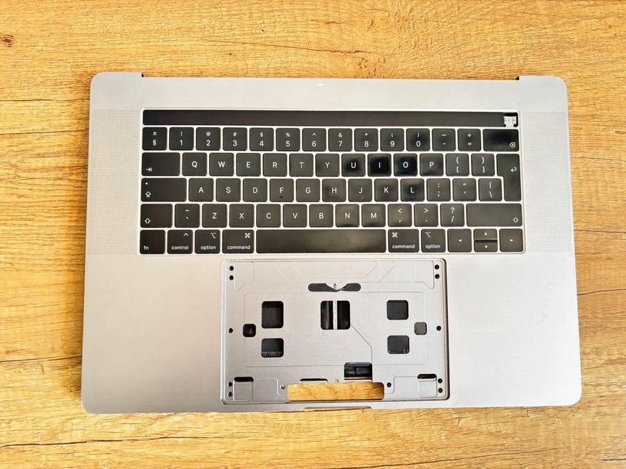 MacBook Pro 15" Retina (Mid 2018n - 2019) Upper Case Assembly with Low-Cycle Battery  A1990, Grade A
