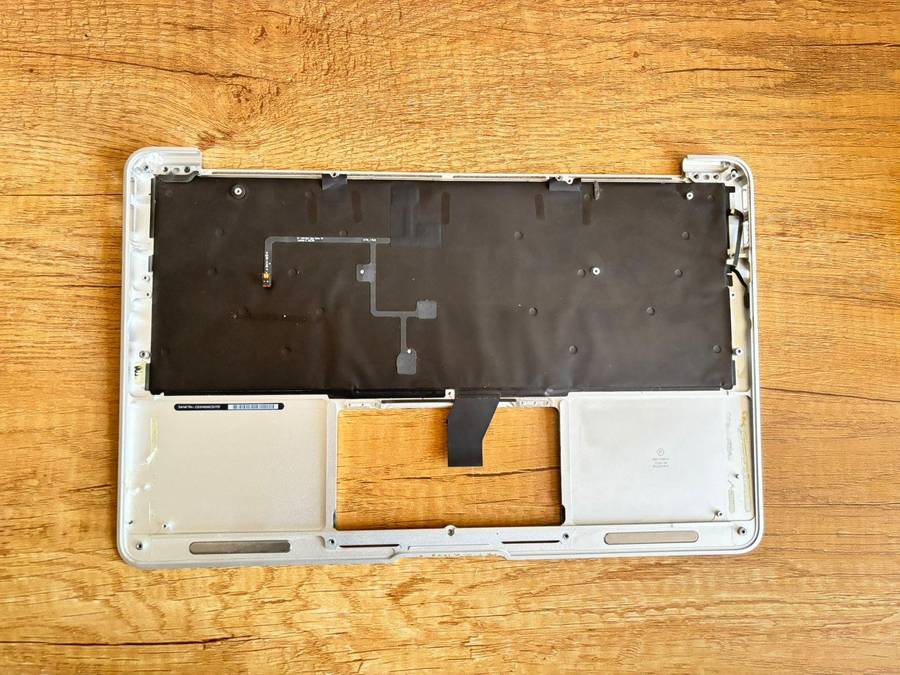 MacBook Air 11" (Mid 2013  Early 2015) Upper Case  Grade B A1465 Model