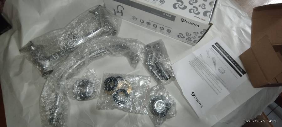 Cobra STAR Sink Mixer_Swivel Spout_2 Taphole_Heavy Pattern