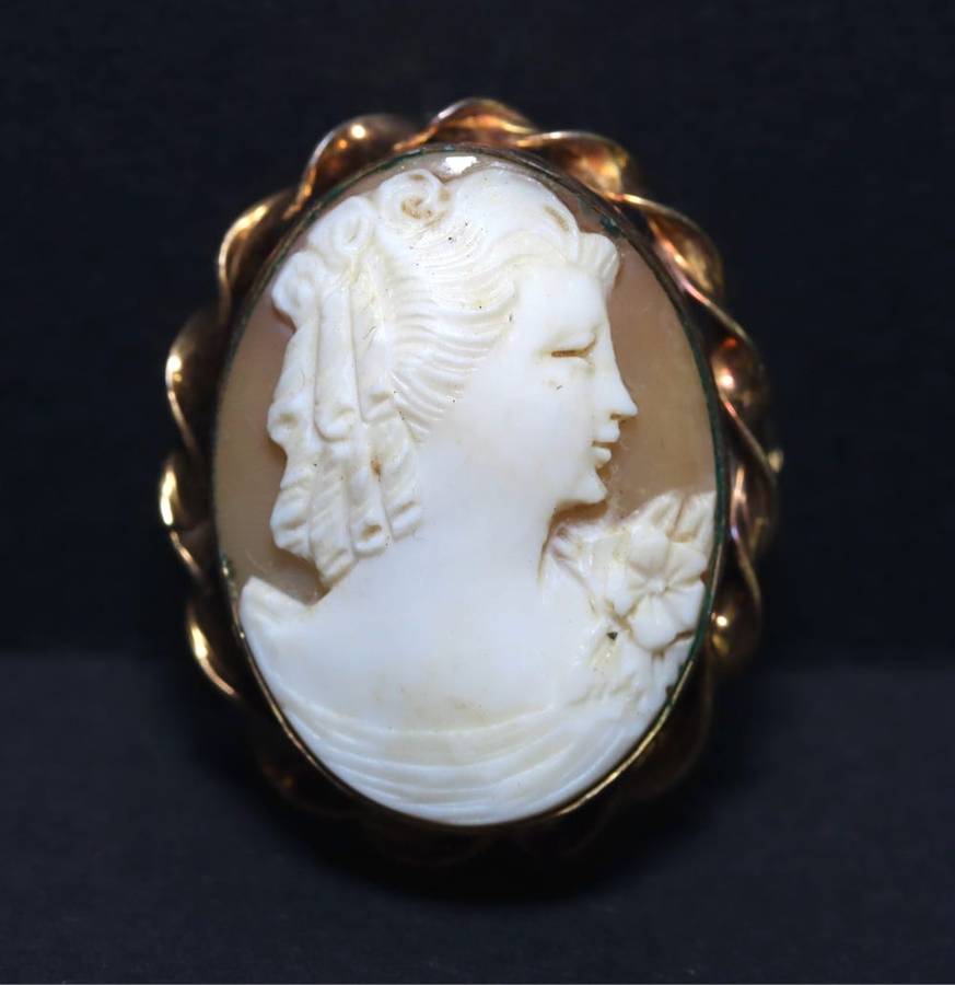 Wow 3 x beautiful vintage cameos!!! Please read description.