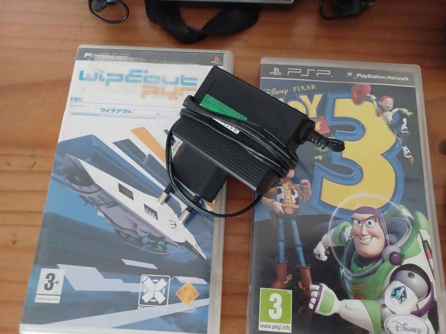 PSP CONSOLES BUDLE DEAL WITH EXTRA'S