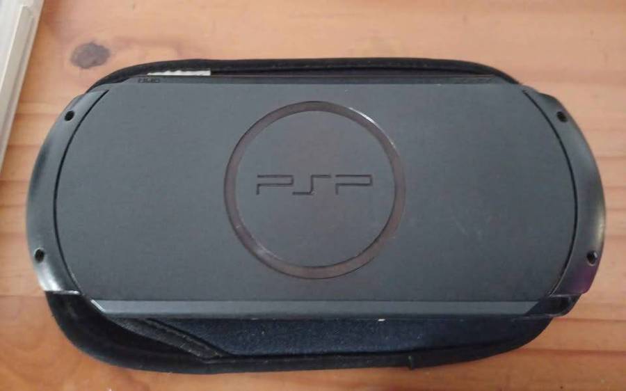 PSP CONSOLES BUDLE DEAL WITH EXTRA'S