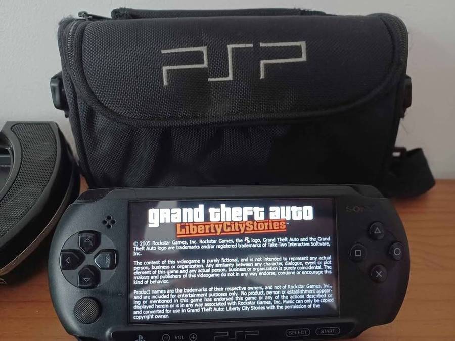 PSP CONSOLES BUDLE DEAL WITH EXTRA'S