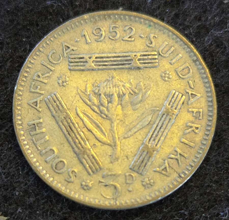 1952 - 3 Pence (lot 2 of 3)