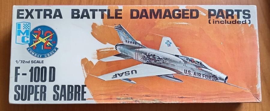 IMC Model, F-100 North American F-100 Super Sabre `extra battle damaged`
