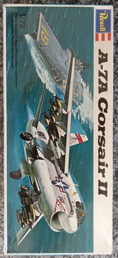 Revell Model, VA-7A Corsair II