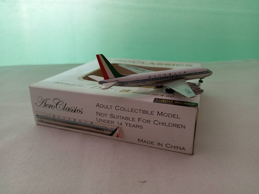 Aeroclassics ACIDIWA Alitalia Douglas DC-8-43 I-DIWA Diecast 1/400 Model + GSE