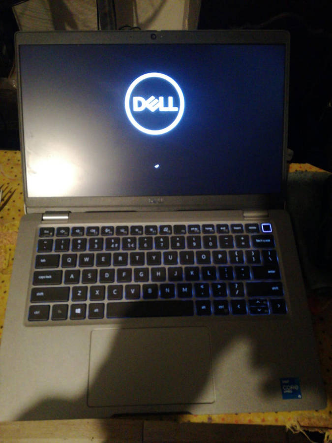 Dell latitude 5320 i5 11th gen, 8GB Ram,256gb ssd. Needs screen and top cover