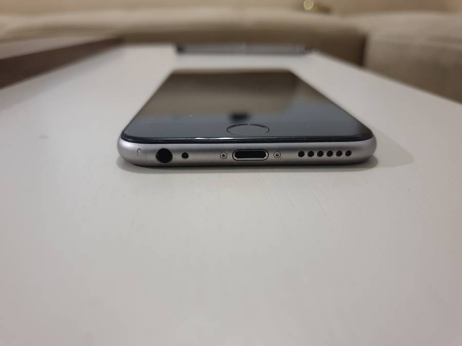 iPhone 6S 64GB mint condition