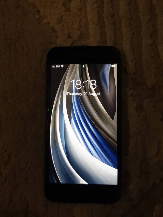 *Late entry* iPhone SE 2nd GEN iOS 15