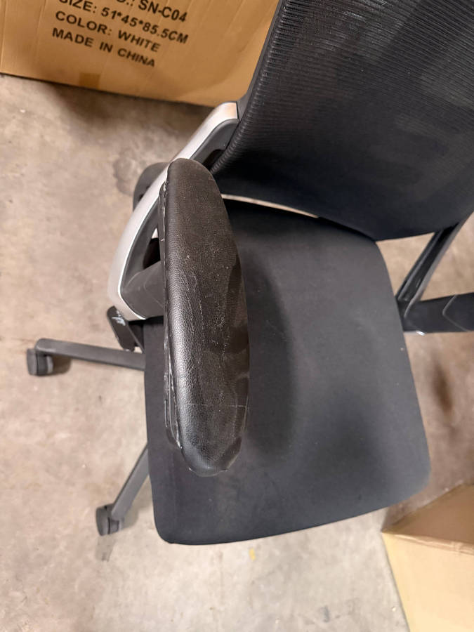 EayThing ProMesh High Back Ergo Office Chair with Built-in Coat Hanger READ DESCRIPTION