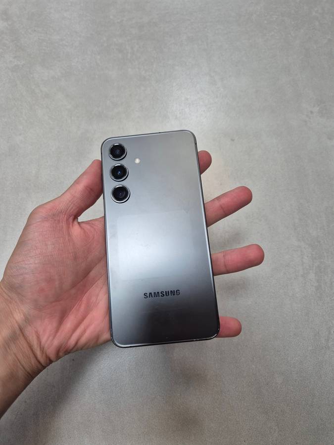 Samsung S24 256gb Dual sim 8gb ram