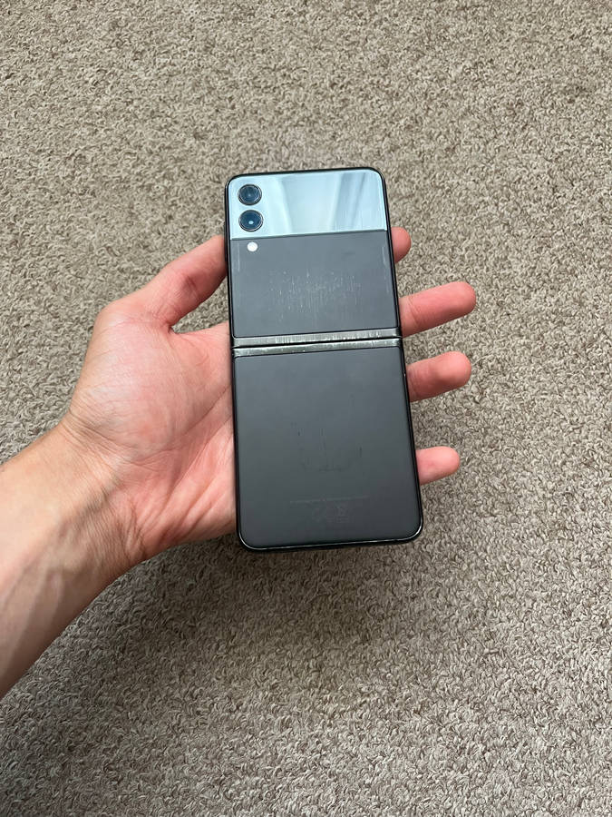 Samsung Z flip 3 5G 256gb 8gb ram with 4 green lines on screen works perfectly