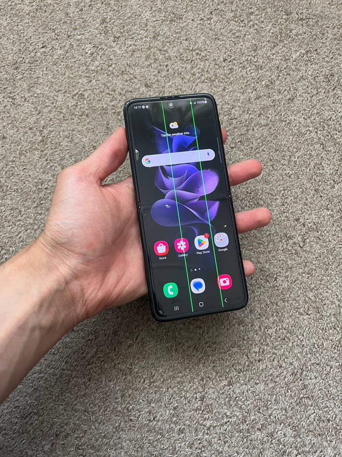 Samsung Z flip 3 5G 256gb 8gb ram with 4 green lines on screen works perfectly