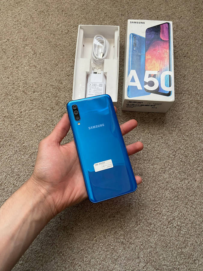 Samsung A50 128gb 4gb ram with box and charger