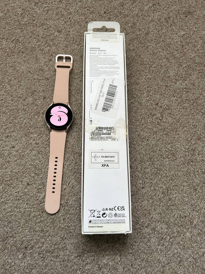 Samsung watch 4 BT 40mm with box and charger - Pink