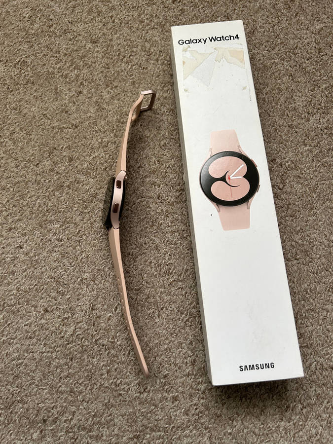 Samsung watch 4 BT 40mm with box and charger - Pink