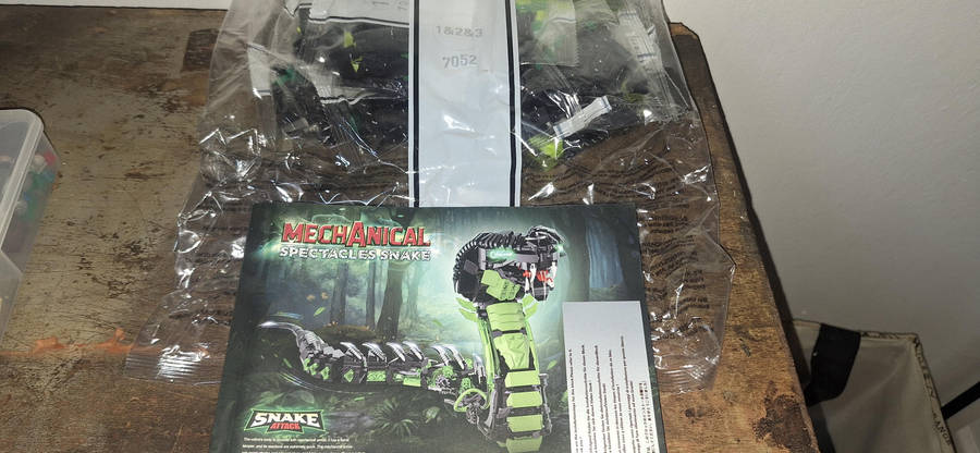 Non Lego Mechanical Snake