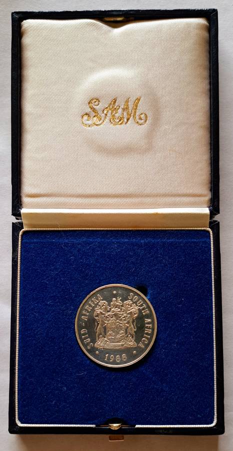 1988 SILVER ONE RAND** HUGENOTE PROOF** IN S.A. MINT BOX.