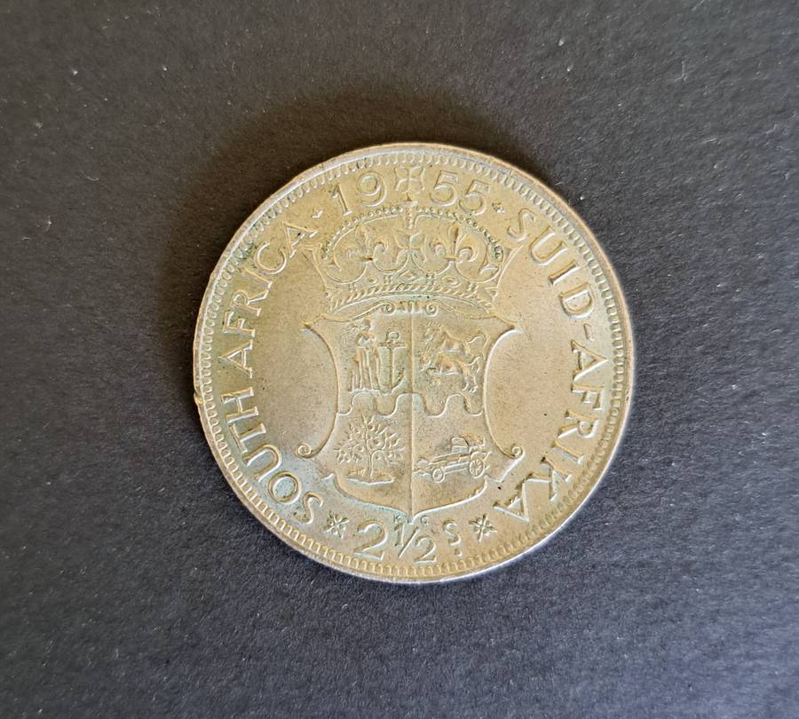 UNION OF SOUTH AFRICA 2 1/2  SHILLING COIN  ** SILVER COIN**1955** HALF CROWN **14 GRAMS **