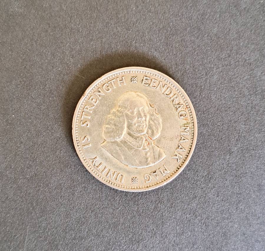 UNION OF SOUTH AFRICA **20c** 1961** TWO SHILLINGS COIN.**SILVER **