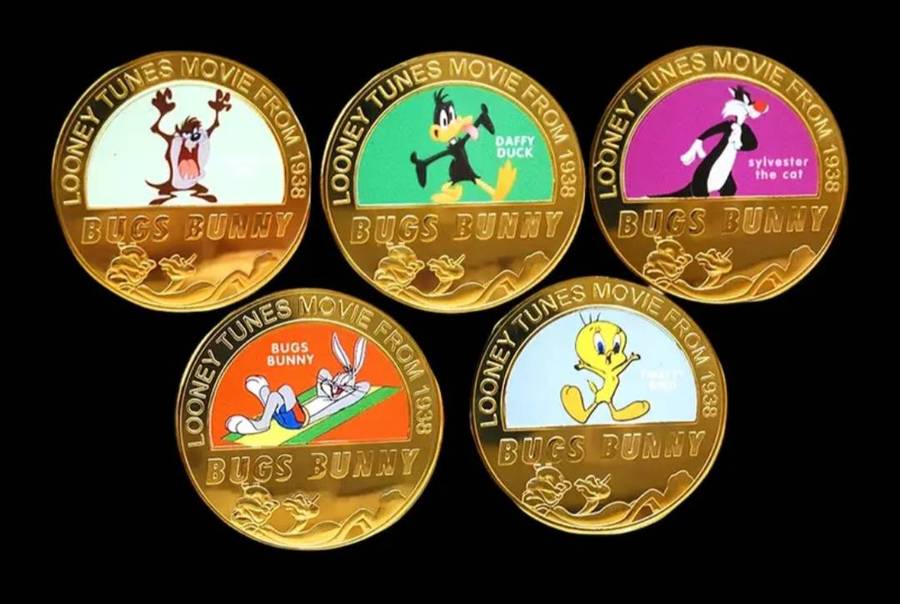 5pcs W/Bros. Official Looney Tooney Characters : Commemorative Coin Set. New in Capsule.