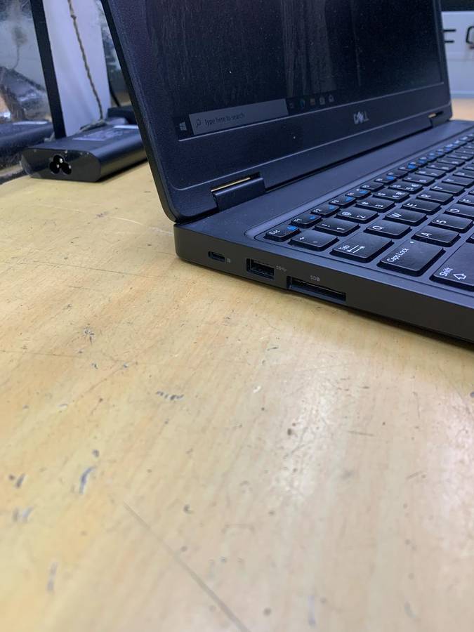 Dell Latitude 5590 Laptop - Intel Core i5, 8th Gen Laptop, 16GB Ram, 256GB SSD, 15.6" , Win 10