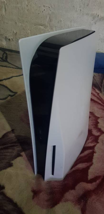 Remove Teenagers from the Street PlayStation PS5, 2 Controllers, 660GB, HDMI, Blu-Ray DVD, Cables