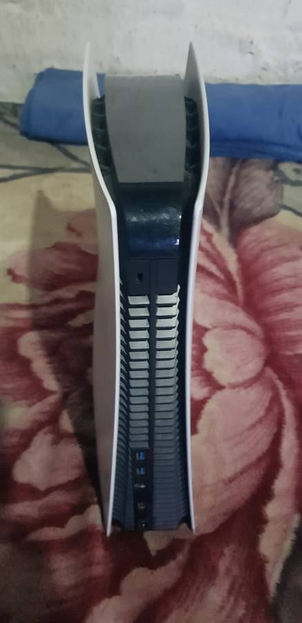 Remove Teenagers from the Street PlayStation PS5, 2 Controllers, 660GB, HDMI, Blu-Ray DVD, Cables