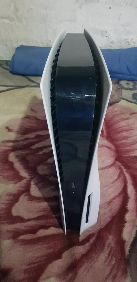 Remove Teenagers from the Street PlayStation PS5, 2 Controllers, 660GB, HDMI, Blu-Ray DVD, Cables