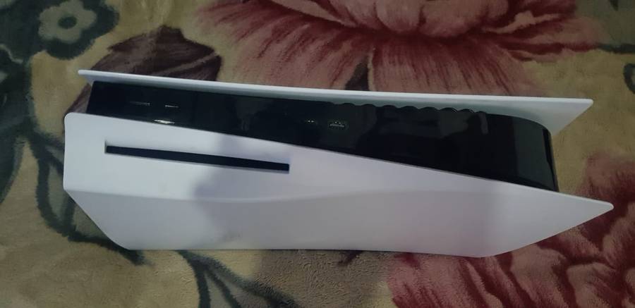 Remove Teenagers from the Street PlayStation PS5, 2 Controllers, 660GB, HDMI, Blu-Ray DVD, Cables