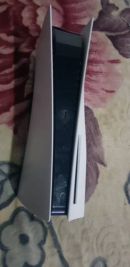 Remove Teenagers from the Street PlayStation PS5, 2 Controllers, 660GB, HDMI, Blu-Ray DVD, Cables