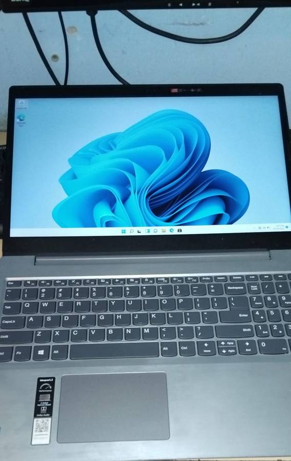 Lenovo, i3 11th Gen, 20GB Ram, 512GB M.2 Nvem, HDMI, Bluetooth, 4G LTE, WI-FI