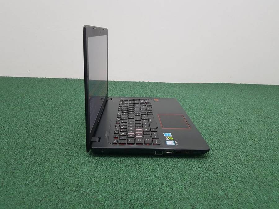 Asus ROG Strix Gaming i5 7th Gen, 32GB Ram, 500GB M.2 Nvem, 1TB, GTX 1050 4GB GDDR5, Battery 100%