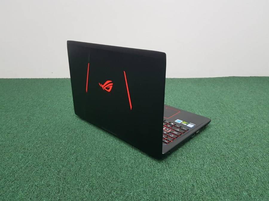 Asus ROG Strix Gaming i5 7th Gen, 32GB Ram, 500GB M.2 Nvem, 1TB, GTX 1050 4GB GDDR5, Battery 100%