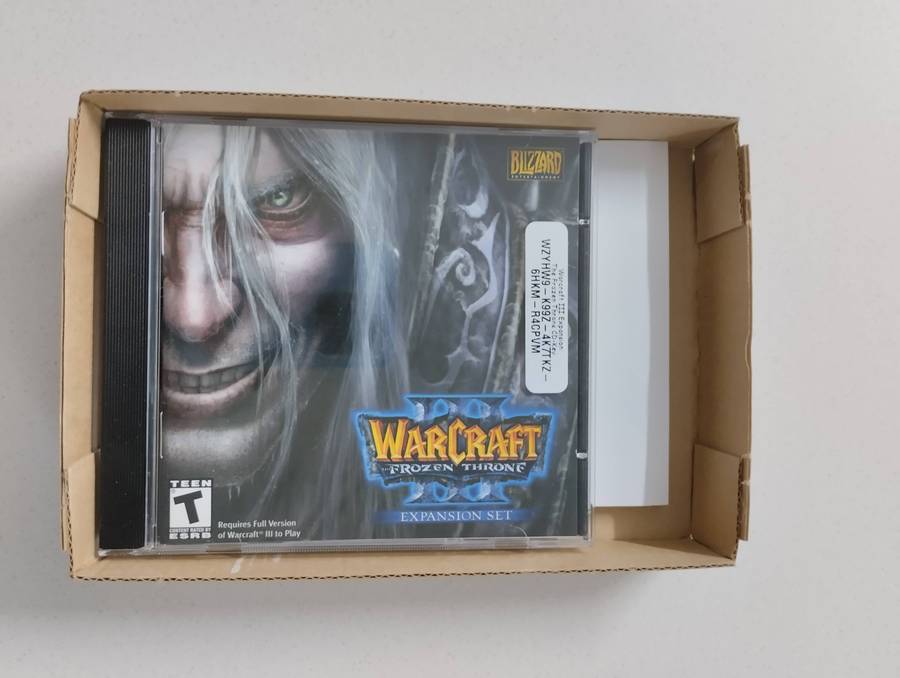 Warcraft III & The Frozen Throne Expansion Big Box PC CD-ROM Game Windows 2003