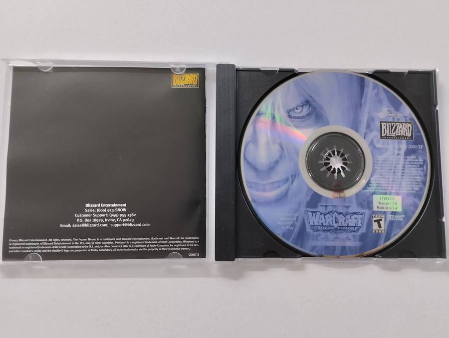 Warcraft III & The Frozen Throne Expansion Big Box PC CD-ROM Game Windows 2003