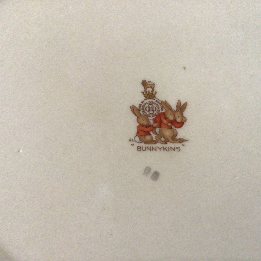 Signed Large Royal Doulton Bunnykins Picnic Scene Bowl!