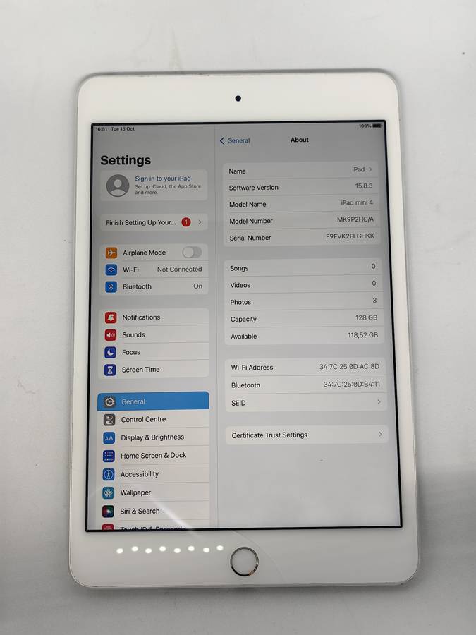 Apple iPad mini 4 128gig ,
